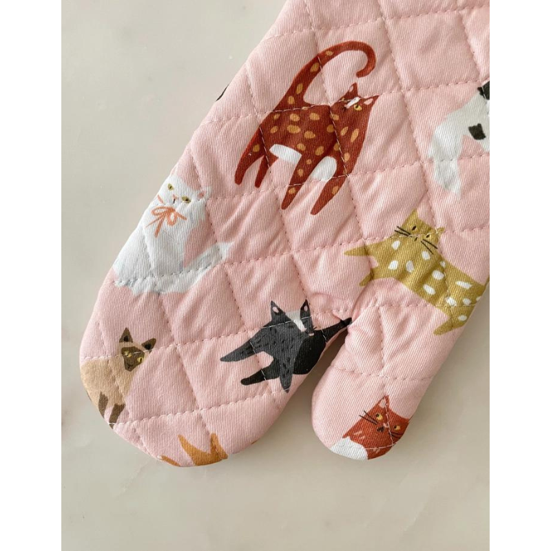 cats oven mitt